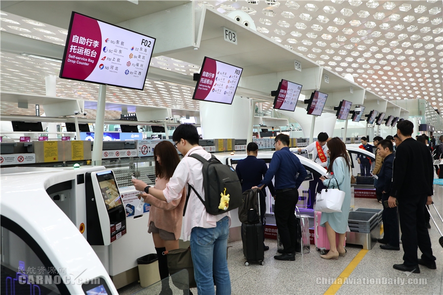 國際空運查詢-春運首日旅客體驗“刷臉”乘機：深圳機場越來越方便了