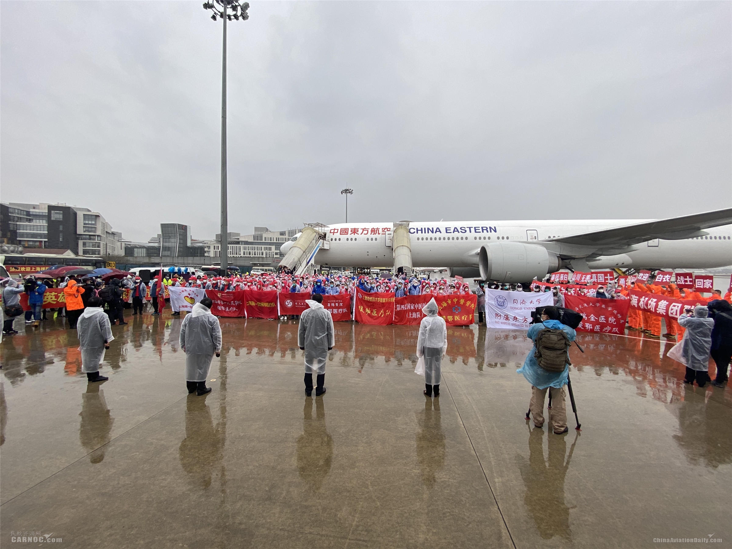 哈薩克斯坦空運(yùn)最大規(guī)模！中國民航51架包機(jī)接7000余名援鄂醫(yī)護(hù)人員回家